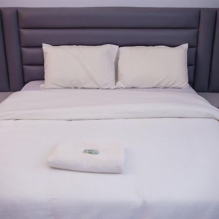 Palm Heights Apartments - Omole Phase 1, Ikeja Ngoại thất bức ảnh