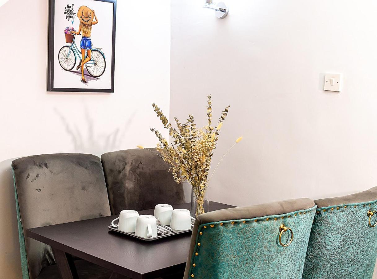 Palm Heights Apartments - Omole Phase 1, Ikeja Ngoại thất bức ảnh