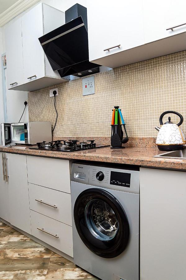 Palm Heights Apartments - Omole Phase 1, Ikeja Ngoại thất bức ảnh