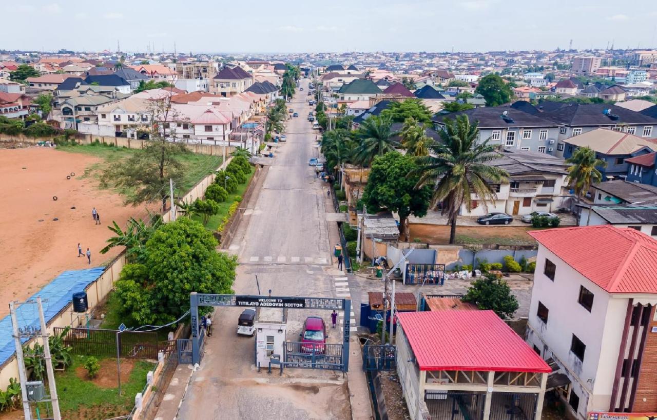 Palm Heights Apartments - Omole Phase 1, Ikeja Ngoại thất bức ảnh