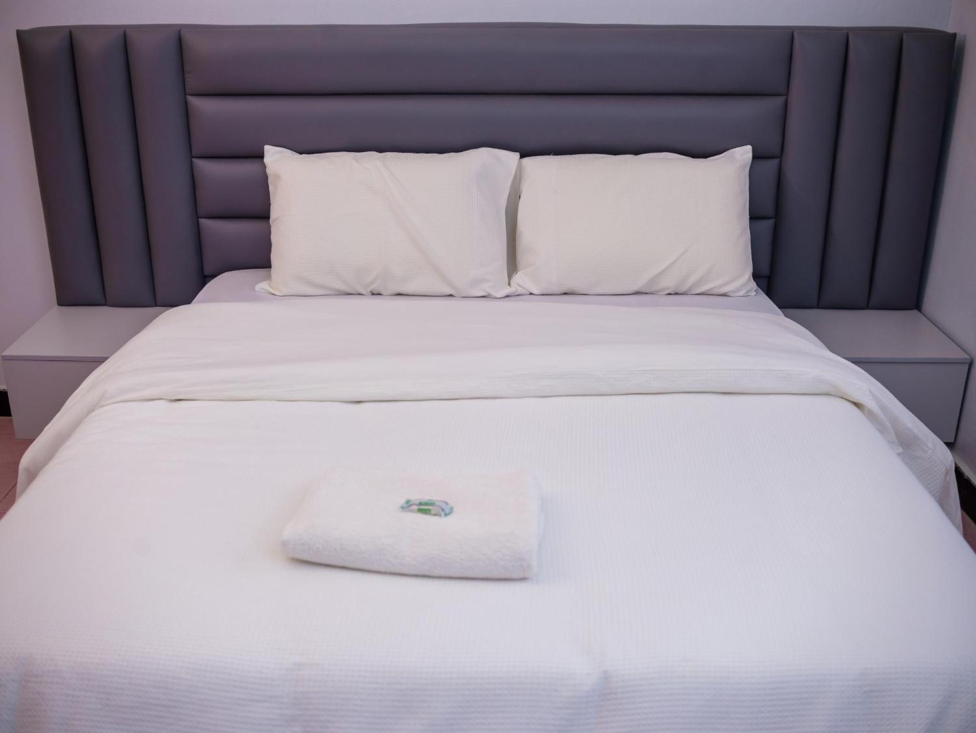 Palm Heights Apartments - Omole Phase 1, Ikeja Ngoại thất bức ảnh